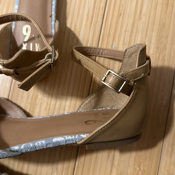 Mix No.6 Flats - Picture 6 of 6